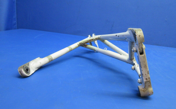 Cessna 310 / 310I Nose Gear Drag Brace Truss P/N 0842000-70 (0923-922)