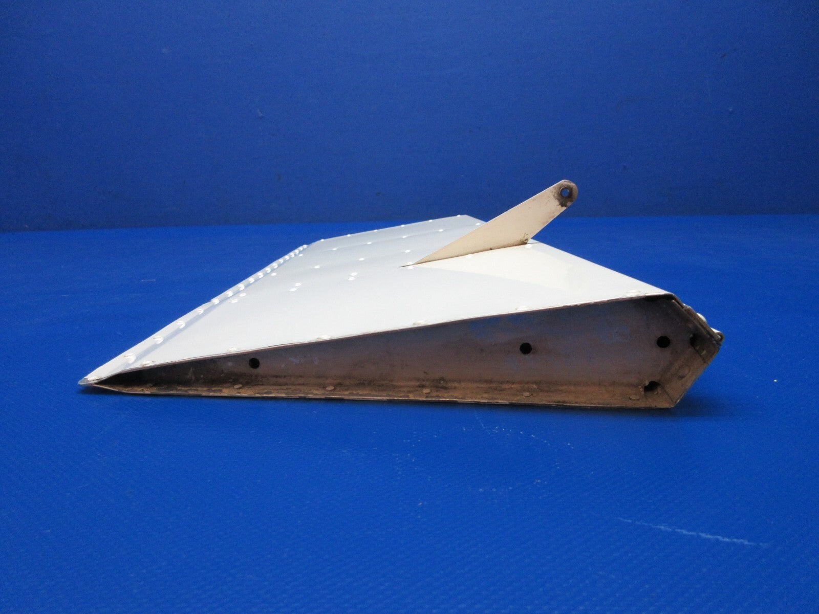 Beech 95-B55 Baron Rudder Trim Tab P/N 96-630000-71 (1124-1381)3