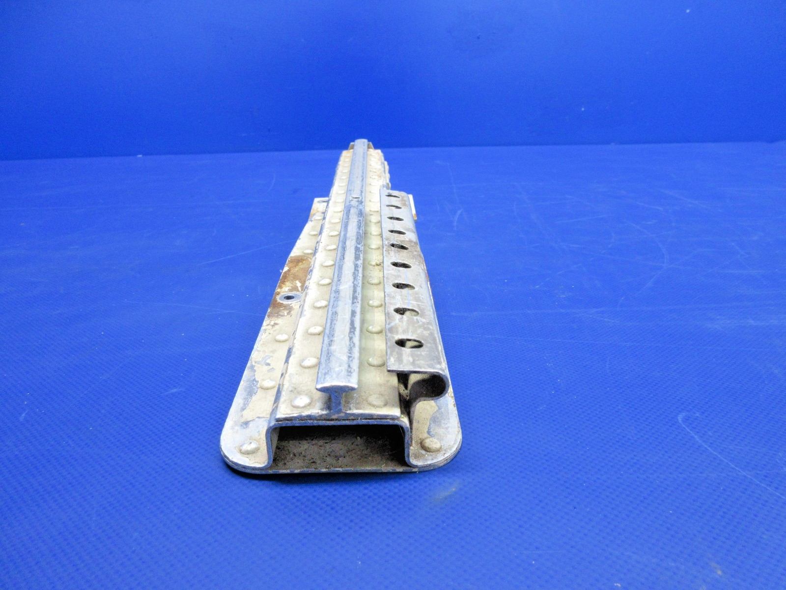 Cessna 310 / 310I LH Seat OTBD Track P/N 0812987-9 (0326-862)5
