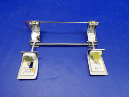 Beech D95A Travel Air LH Emergency Window Handle P/N 35-415312-3 (0226-513)8