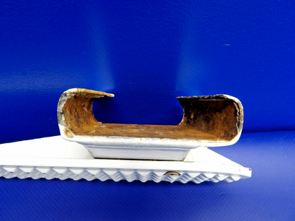 Cessna 172 / 172G RH Cabin Step & Bracket P/N 0541155-2 (0326-1237)11