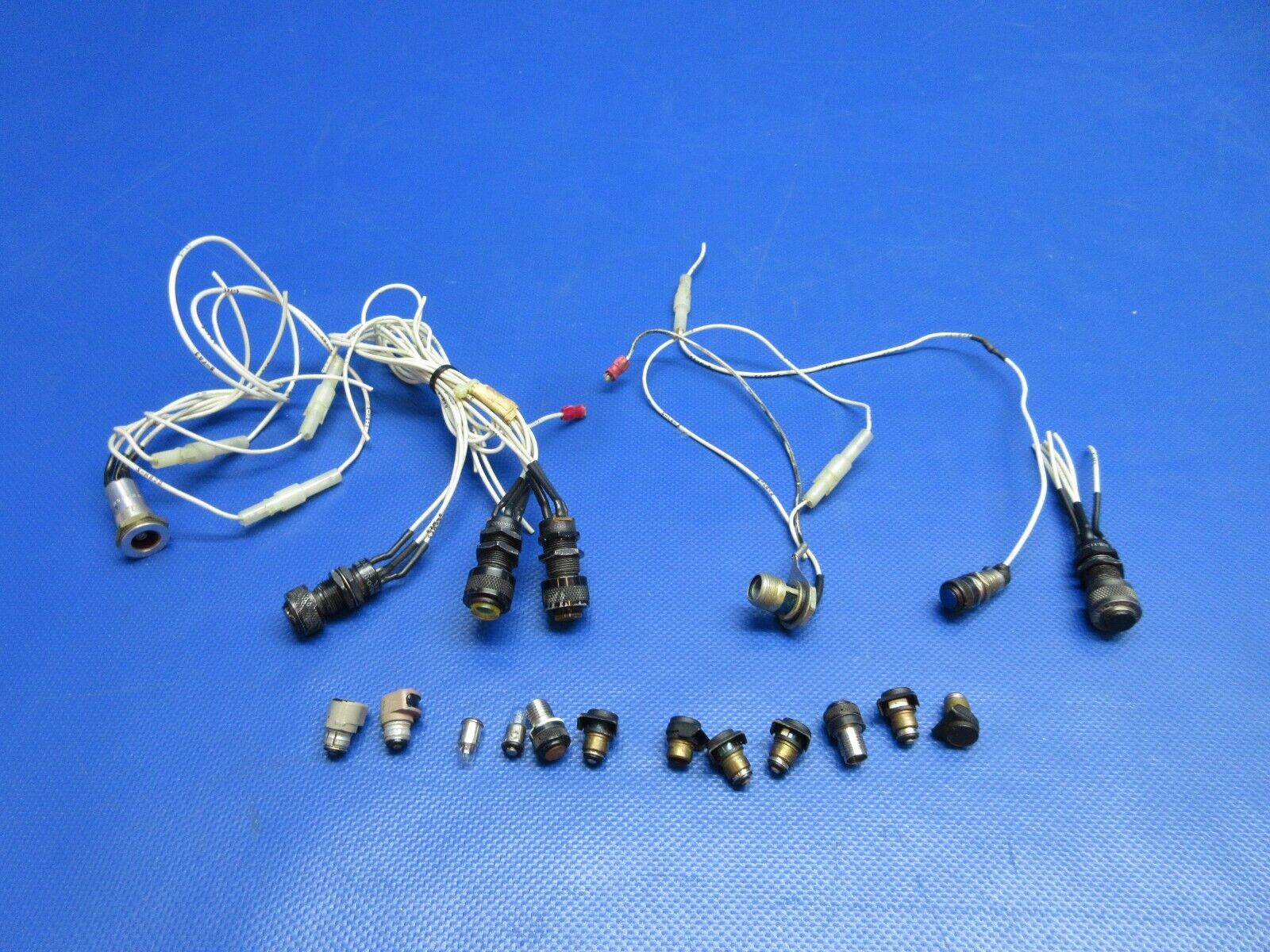 Cessna 337 / P337H Instrument Lights P/N 801-1030-0333-504 LOT OF 17 (0724-1927)