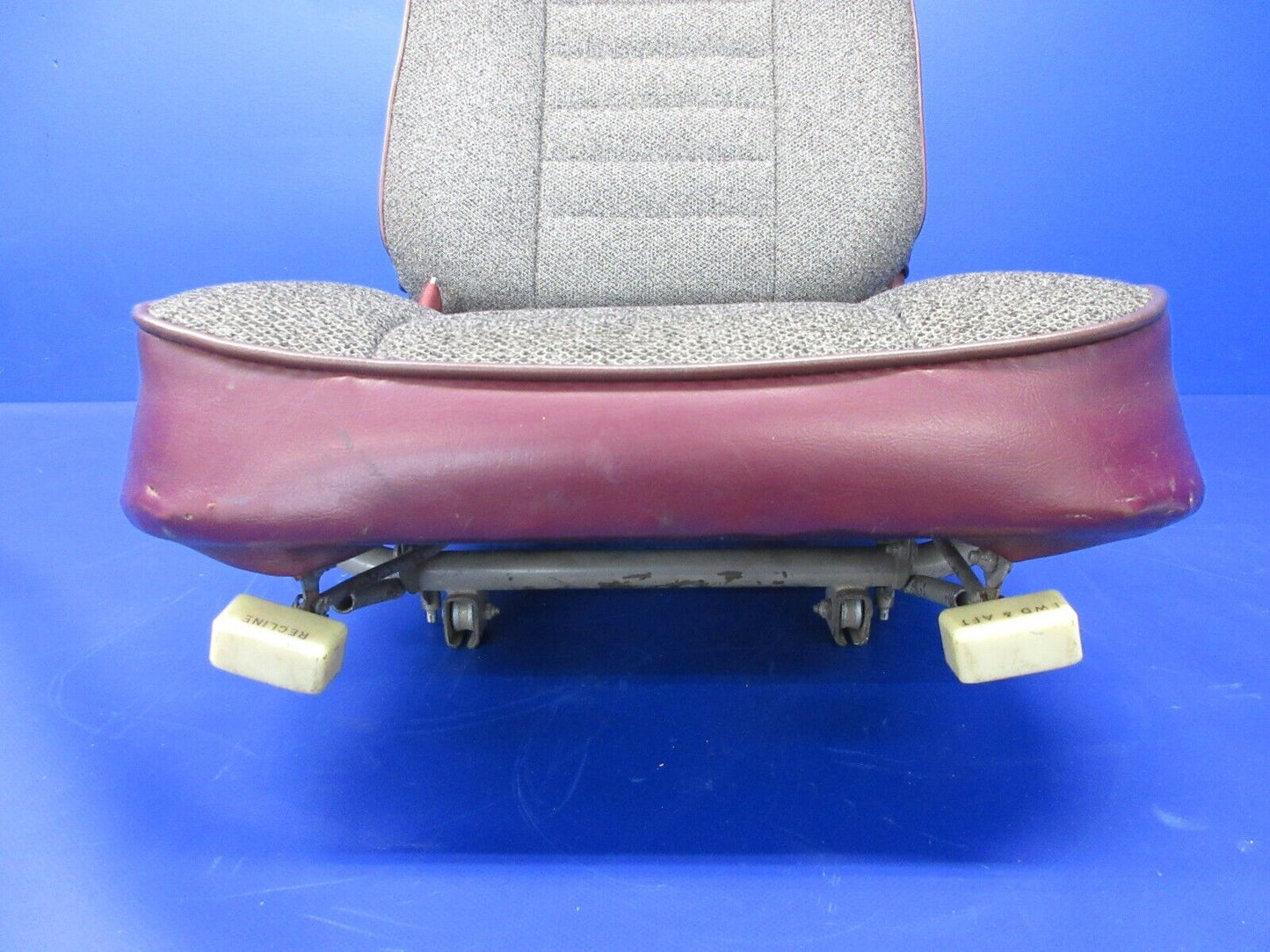 Cessna 310 / 310R Aft Seat P/N 0812825-24 (1124-1440)
