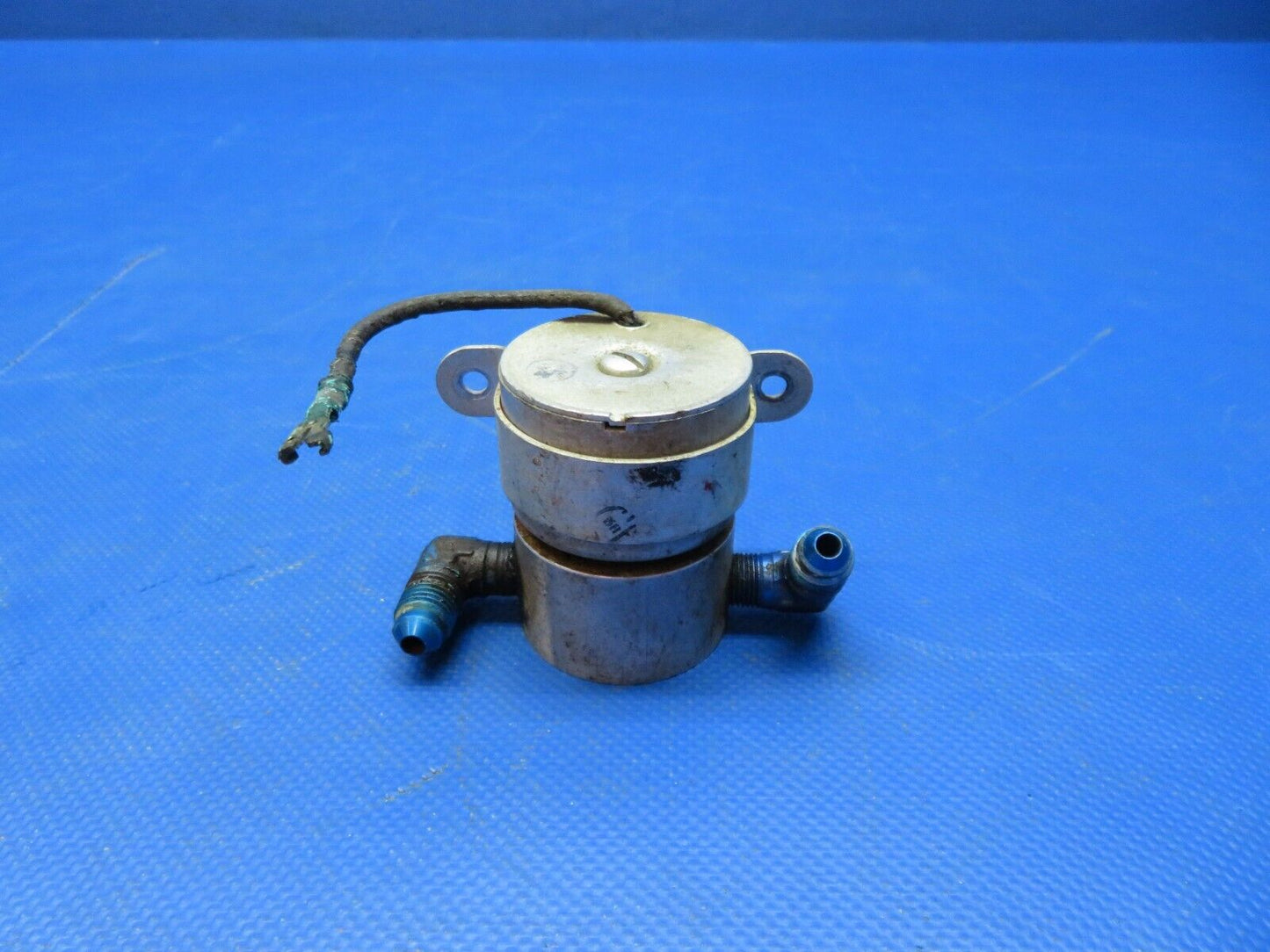 Early Cessna Stewart Warner Fuel Solenoid Valve G-489578-24-V TESTED (0724-107)
