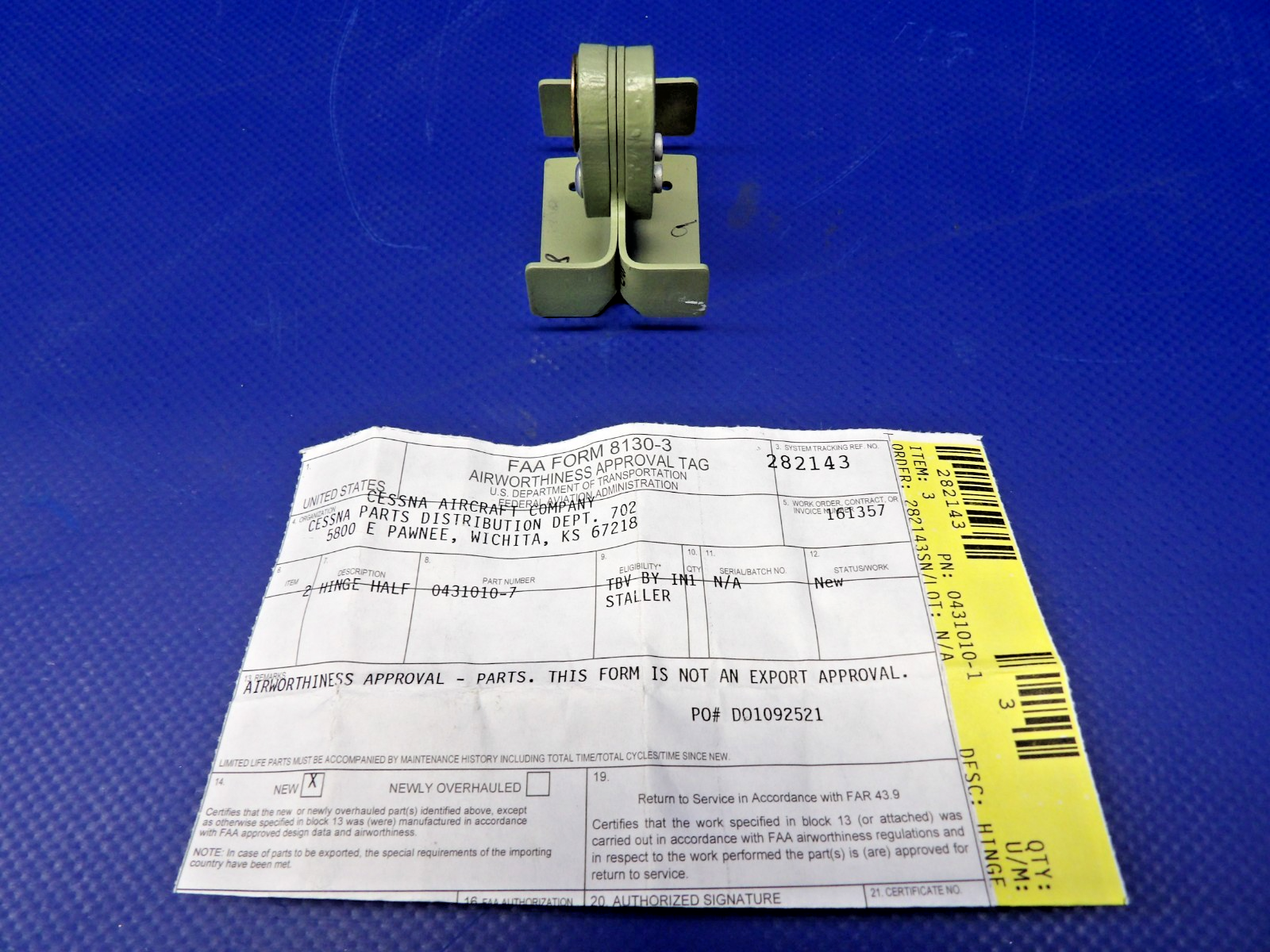 Cessna 150 / 152 Vertical Fin Middle Hinge Half w/8130 0431010-7 NOS (0426-1234)0