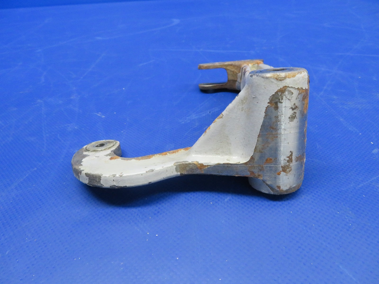 Cessna 421 RH Main Gear Idler Bellcrank P/N 0841106-6 (0726-431)3