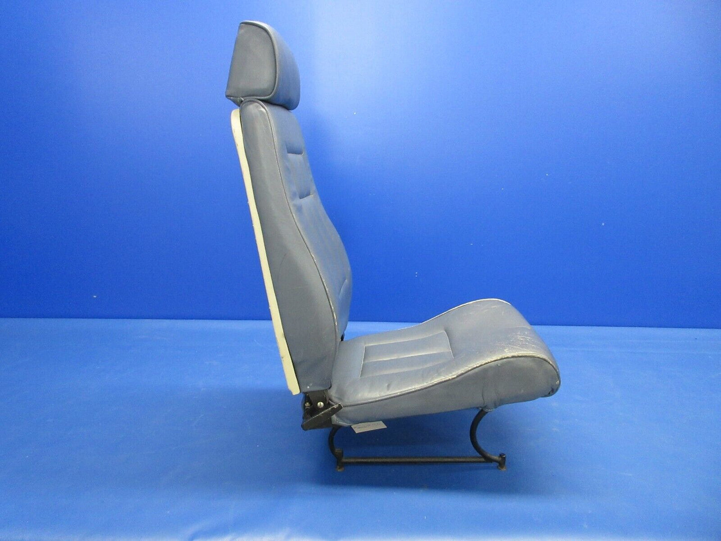 Piper PA-34-200T Seneca II Rear Seat Assy RH P/N 79479-07 (0524-636)