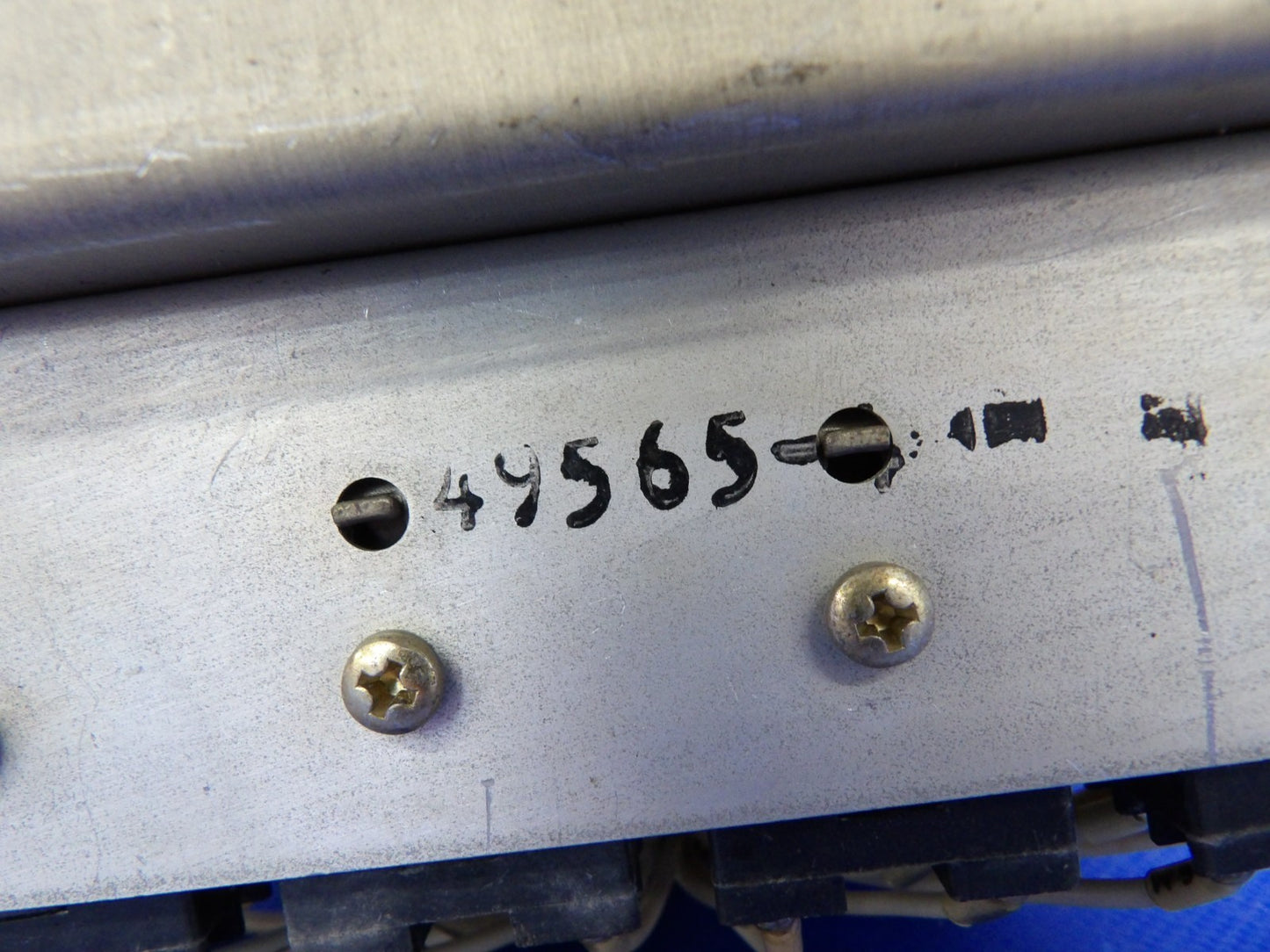 Piper PA-31T1 Cheyenne Electrical Relay Shelf P/N 49565-3 (0626-1334)2