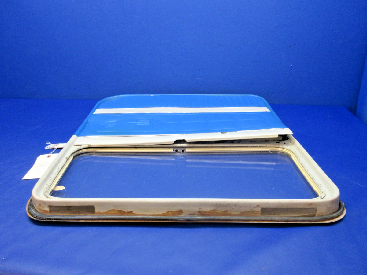 Cessna 172 / 172M LH Cabin Door P/N 0511803-1 w/ Hinges (0726-856)5