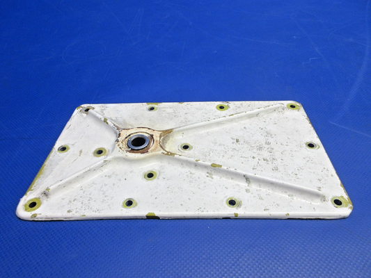 Piper PA-31T1 Nose Gear Drag Link Attachment Bracket RH P/N 40325-01 (0626-802)0