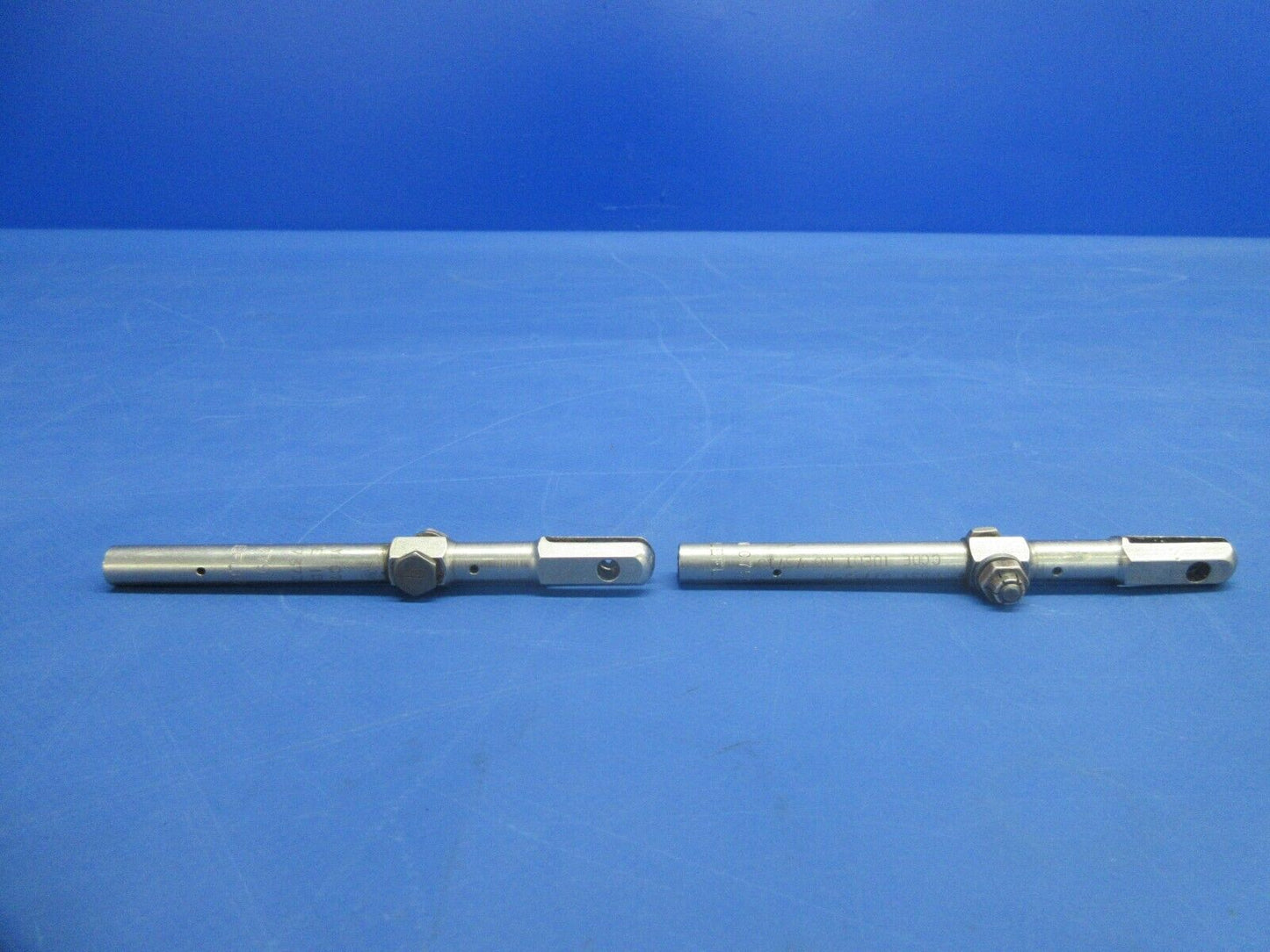 Cessna 310 / 310R Cabin Door Latch Telescopic Unit P/N 0850250-120 (1124-706)