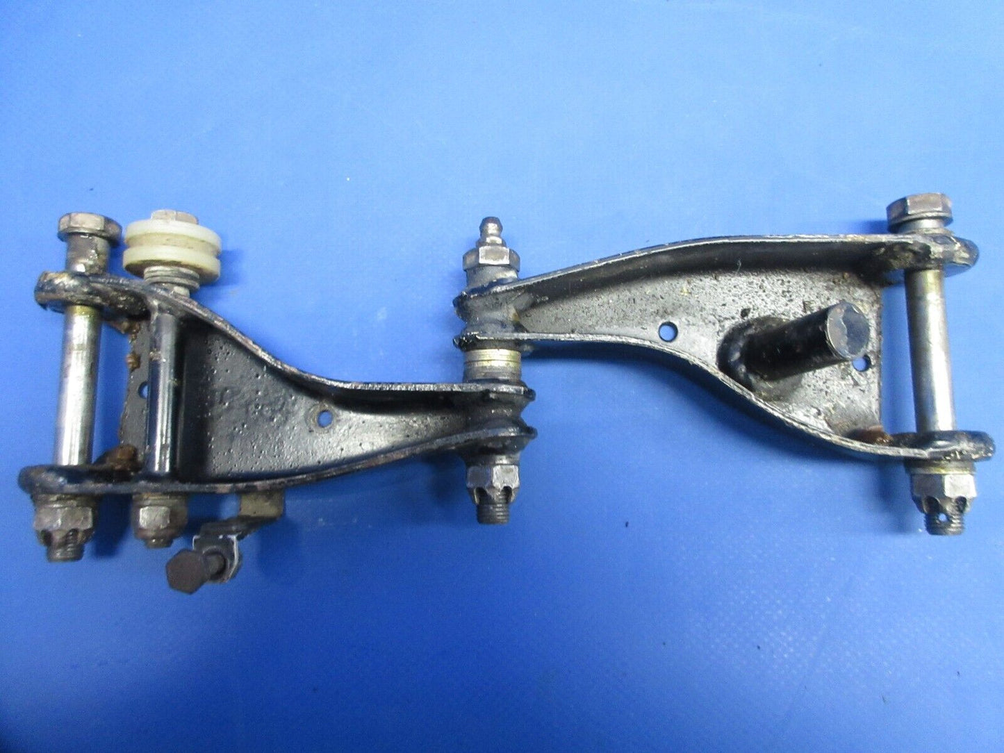 Bellanca 17-31A Viking RH Main Gear Nutcracker Assy P/N 194345-10 (0924-812)