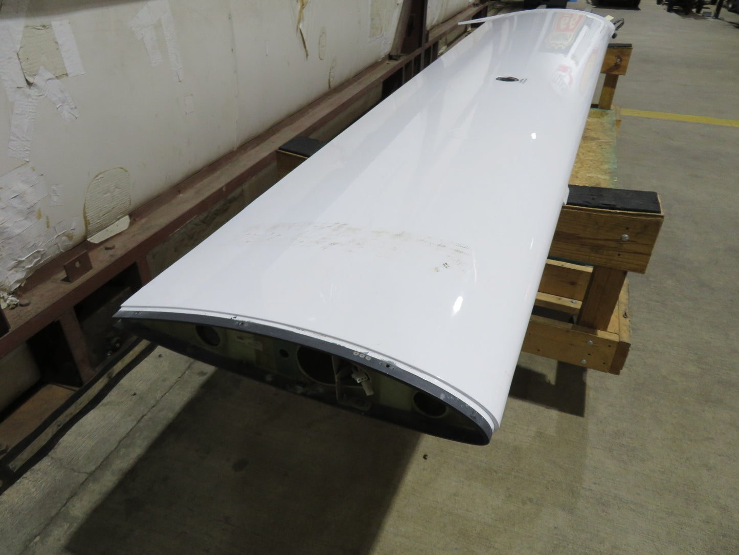 2001 Diamond DA-40-180 Right Hand Wing S/N 40.044 (0326-98)17