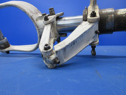 =Cessna 150 / 150L Nose Gear w/ Axle & Torque Links P/N 0442504-13 (1024-2171)