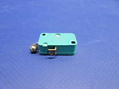 General Aviation Inc Microswitch P/N V3-1003 NOS (0826-730)8