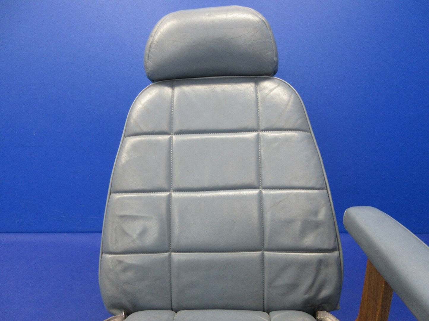Cessna 310 / 310R RH Center Seat P/N 0812874-15 (1124-1434)