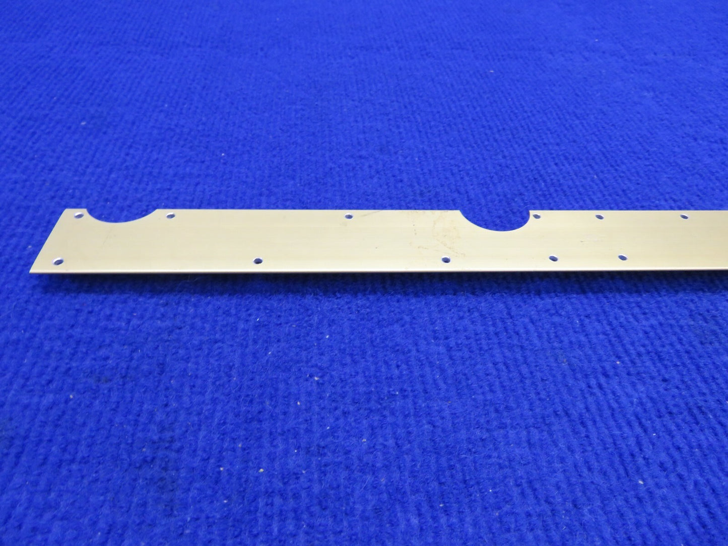 Cessna 172 / 182 / McFarlane Seat Rail RH OTBD NOS P/N MC0511293-4 (0222-377)7