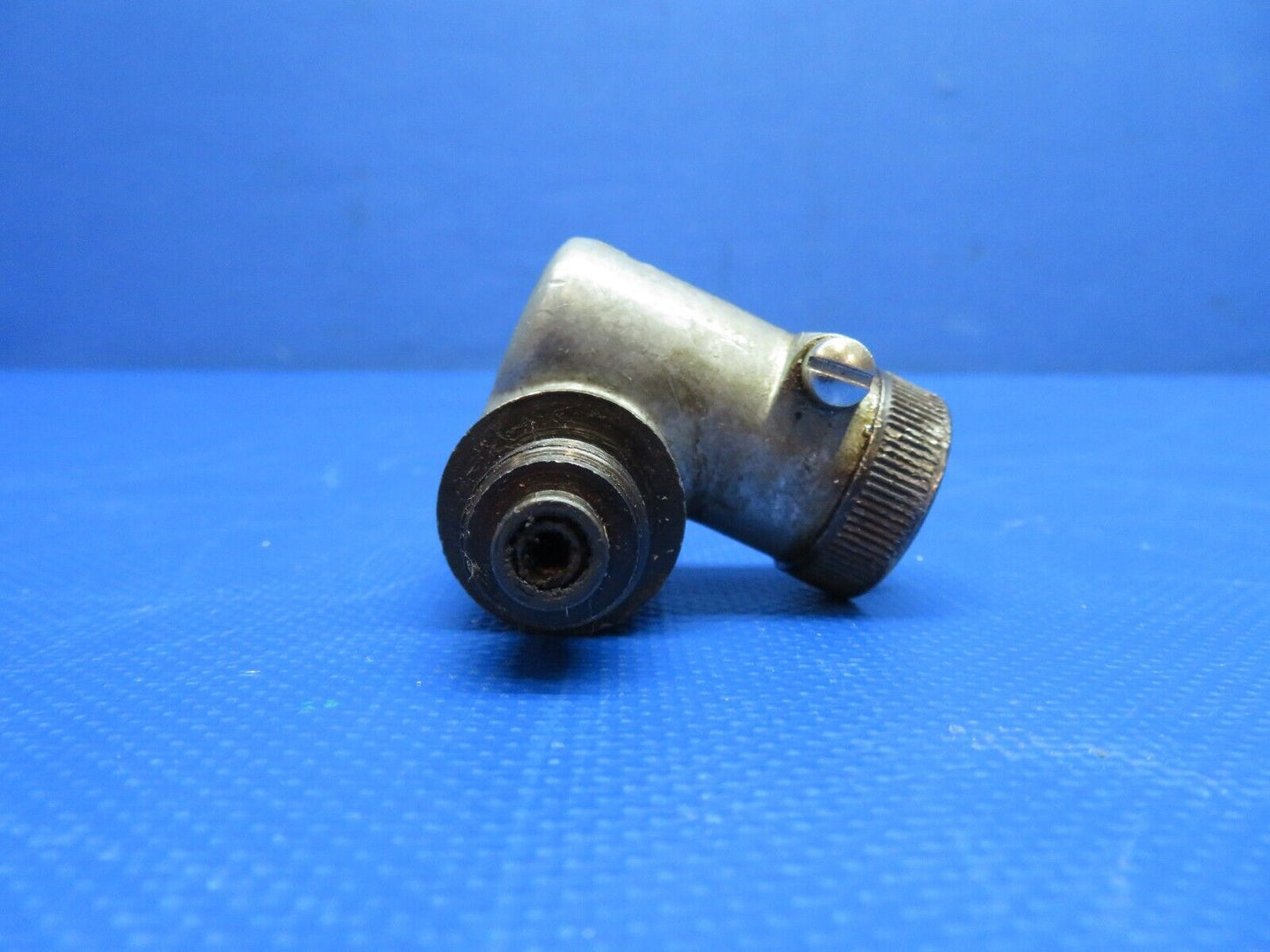 Piper PA-34-200T Seneca II 90° Tachometer Adapter P/N 106301 (0424-1751)