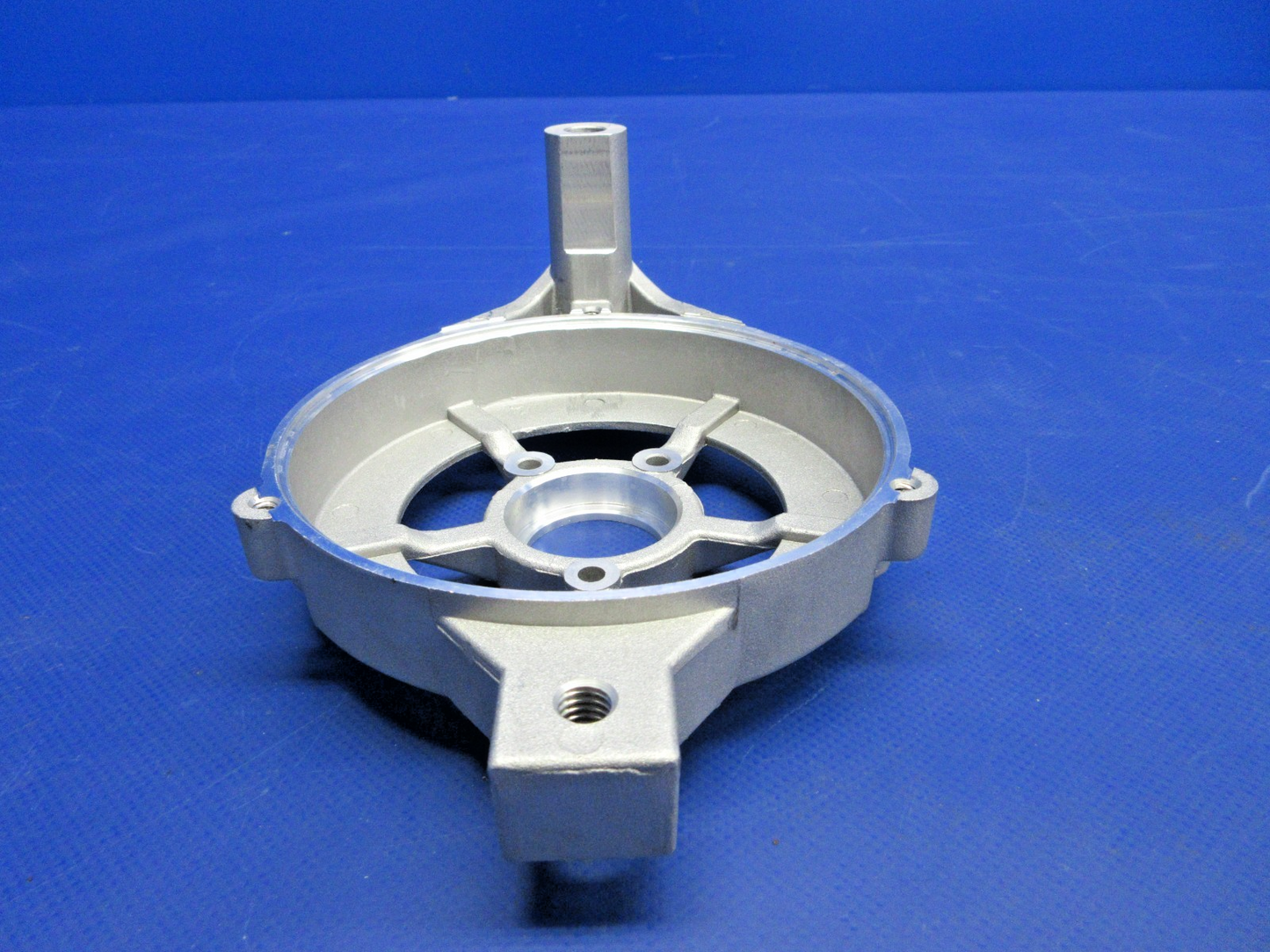 Hartzell Alternator Front Housing P/N 41052 NOS (0326-925)13