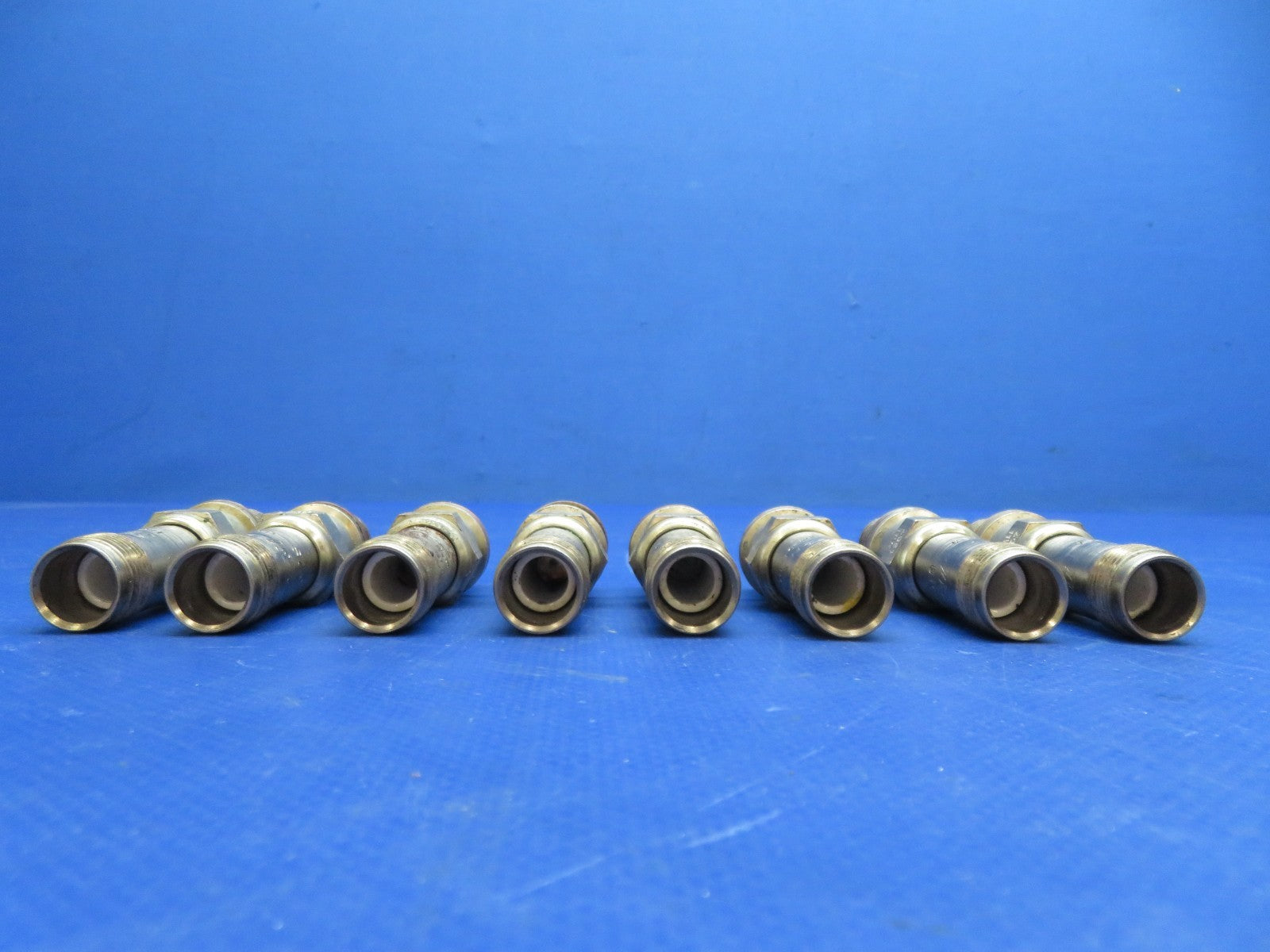 Enstrom 280FX Tempest Fine Wire Spark Plugs P/N URHB32S LOT OF 8 (0526-1364)13