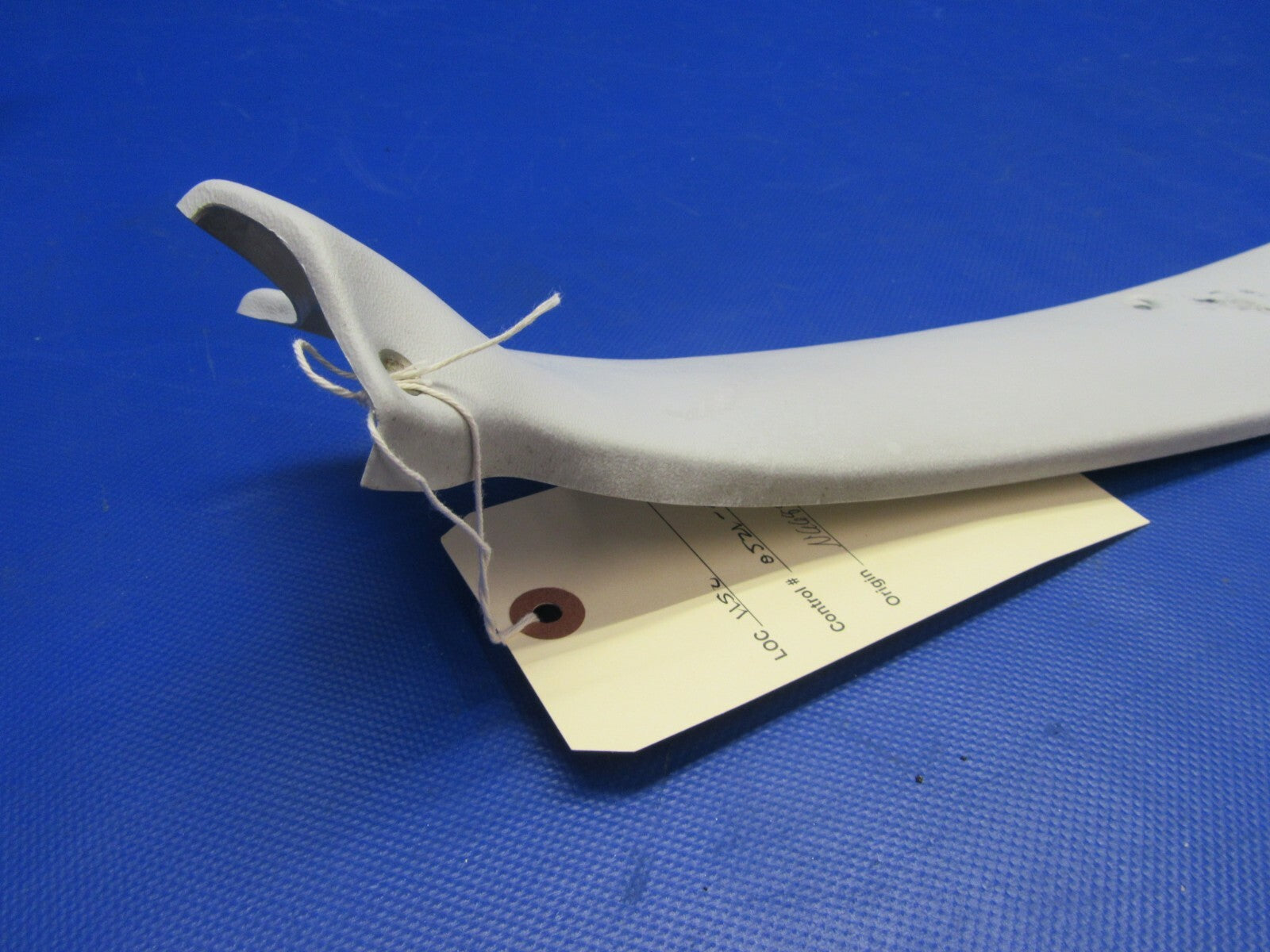 Beech 58 Baron RH FWD Windshield Molding P/N 58-530171-3 (0521-480)1