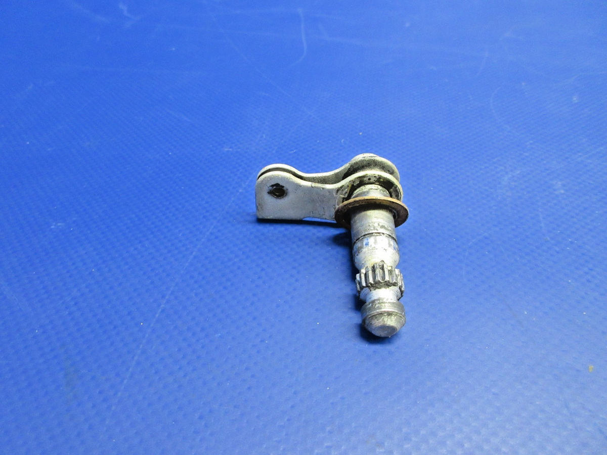 Cessna 172 / 172M LH Cabin Door Handle Shaft P/N 1511212-6 (0926-867)2