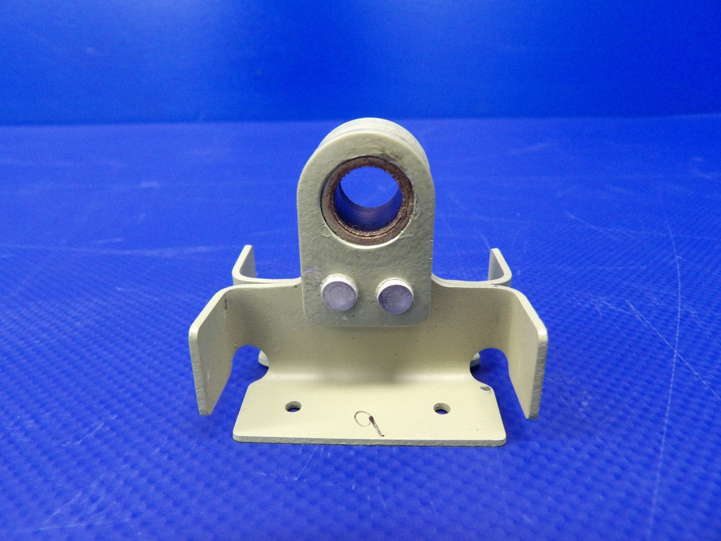 Cessna 150 / 152 Vertical Fin Middle Hinge Half w/8130 0431010-7 NOS (0426-1234)9
