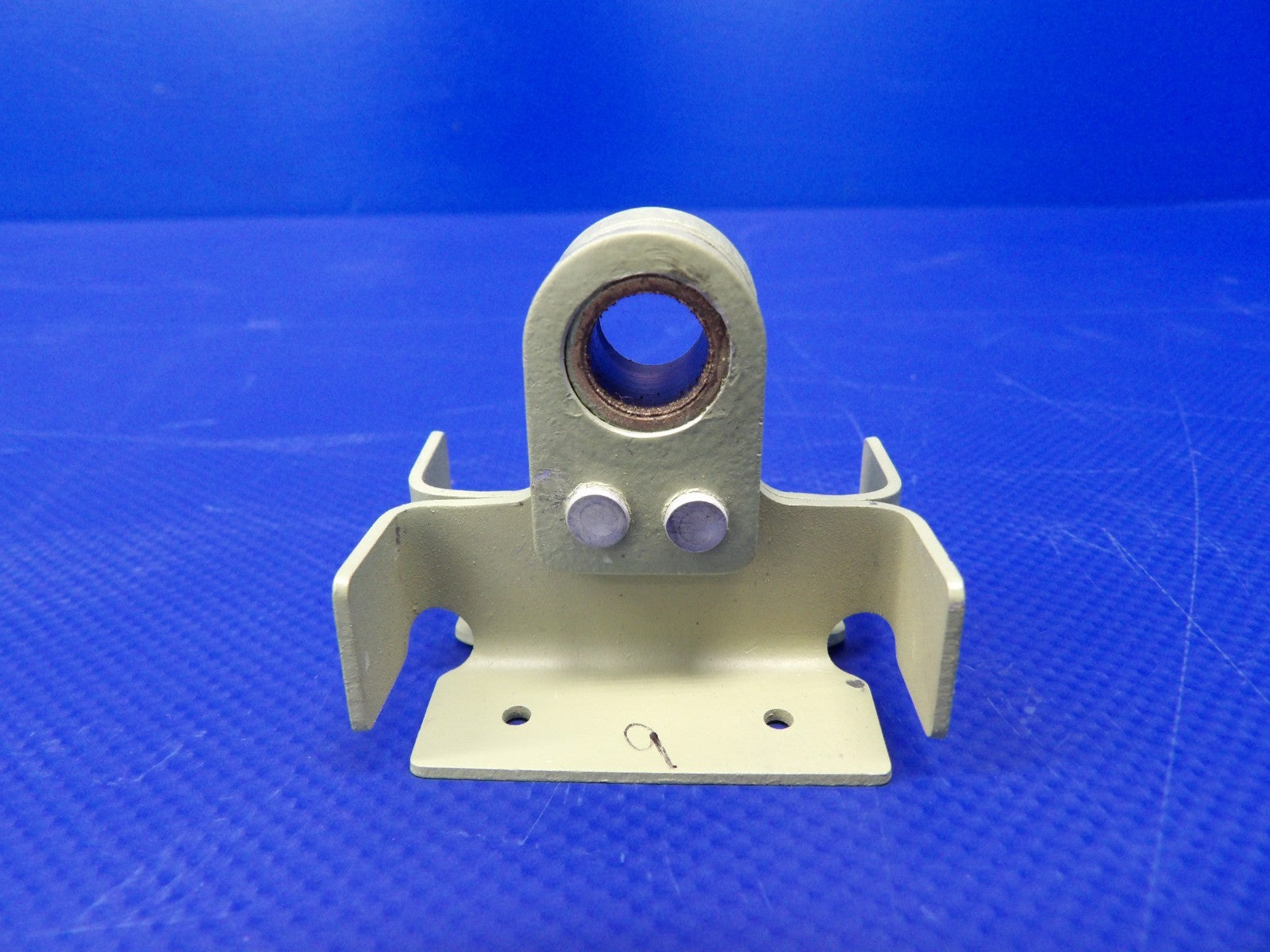 Cessna 150 / 152 Vertical Fin Middle Hinge Half w/8130 0431010-7 NOS (0426-1234)9