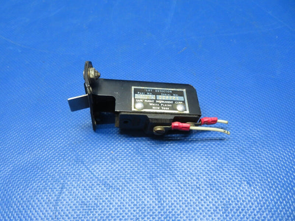 Safe Flight Lift Detector 14/28v P/N C-57707-4 TESTED (0424-236)