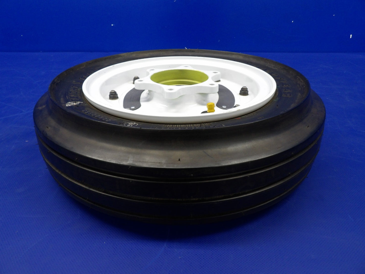 Goodrich Nose Wheel 18x4.4 w/ Goodyear Tire w/ 8130 P/N 3-999 (0626-2063)11