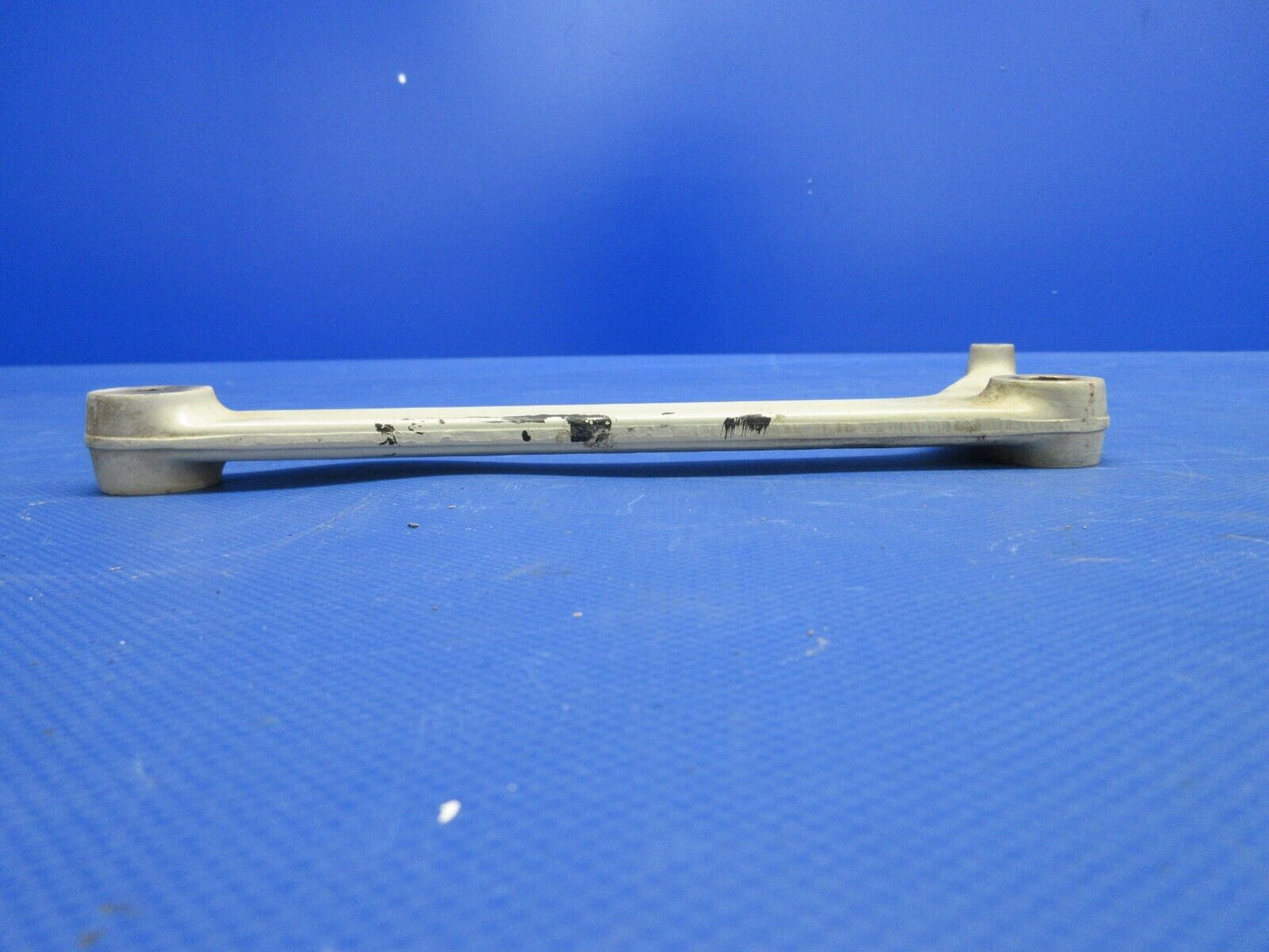 Cessna Seat Adjustment Pivot Bracket P/N 0514060-5 (0524-1377)