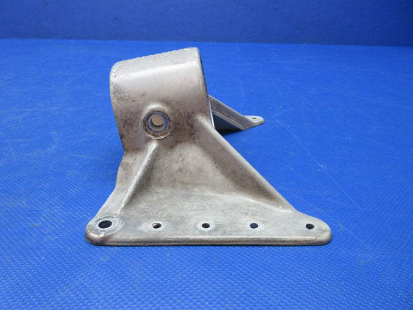 Early Cessna 175 Nose Gear Upper Fitting P/N 0543013-1 (0824-1313)