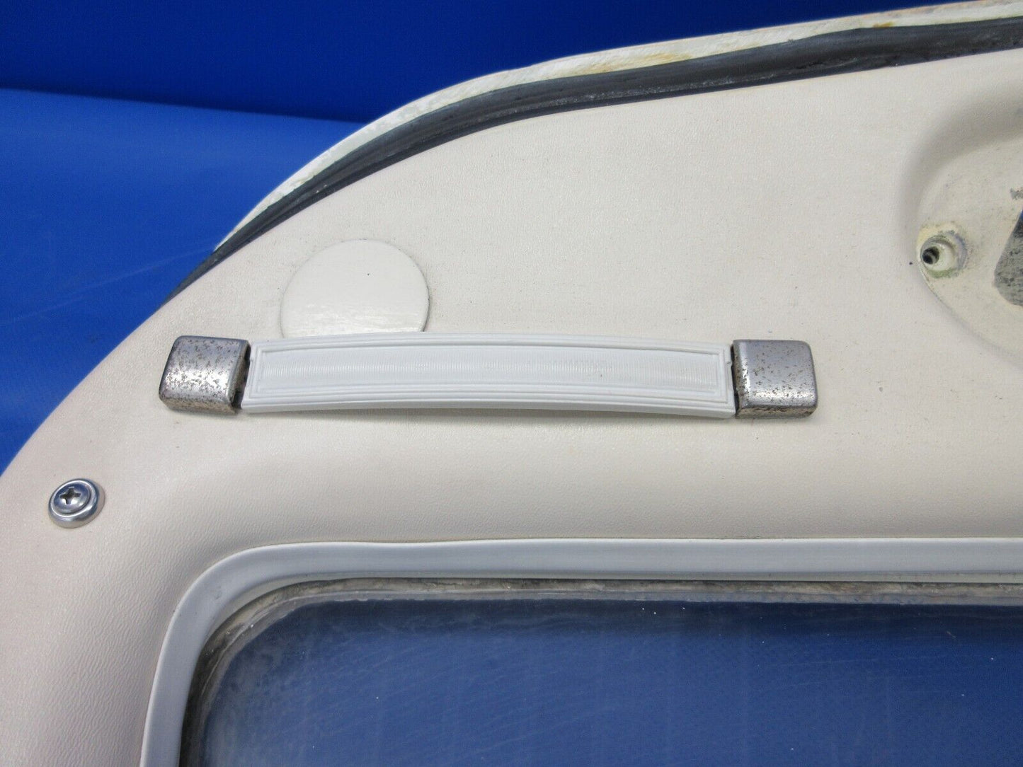 Piper PA-34-200T Seneca II Cabin Aft Door Assy P/N 96981-10 (0524-628)