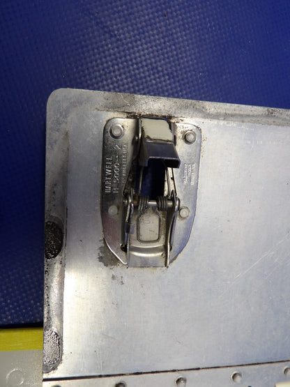 Beech 95 / D95A LH OTBD / RH INBD LWR Cowling Door P/N 95-910011-473 (0326-407)8