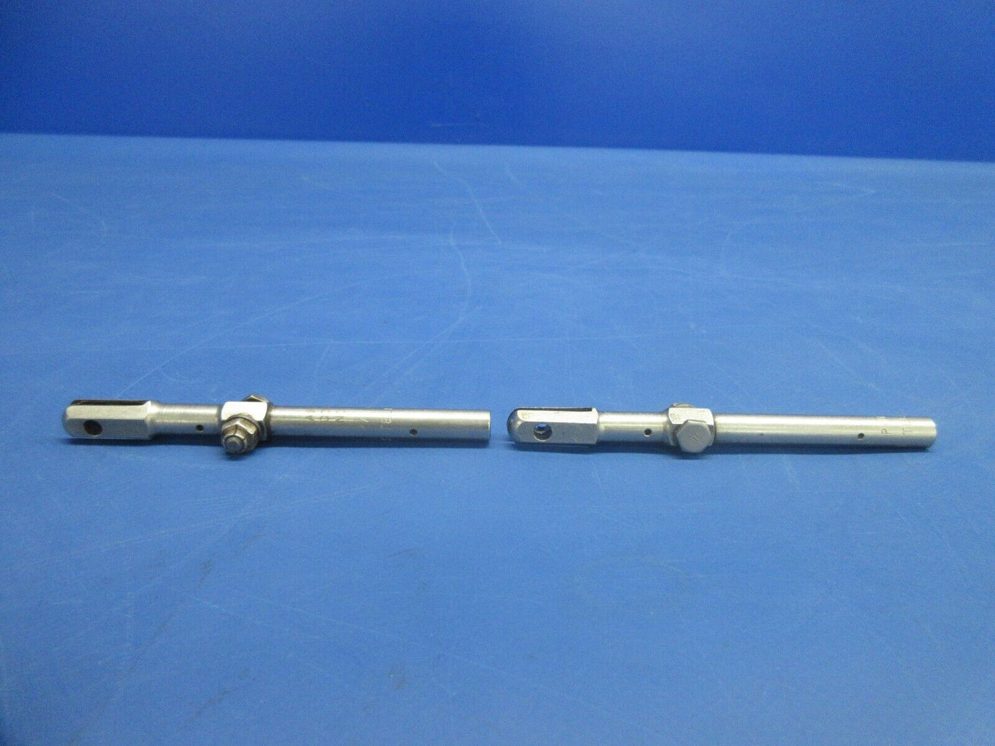 Cessna 310 / 310R Cabin Door Latch Telescopic Unit P/N 0850250-120 (1124-706)