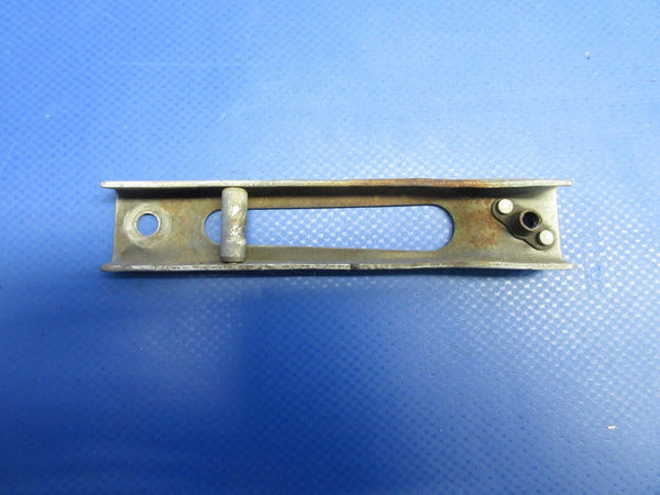 Beech 95 / D95A Travel Air Cabin Door Upper Latch 35-410456-27 (0524-1091)