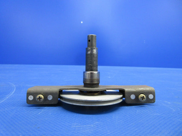 Piper PA-23-235 Rudder Trim Cable Pulley & Crank Assy P/N 18503-000 (0524-1844)