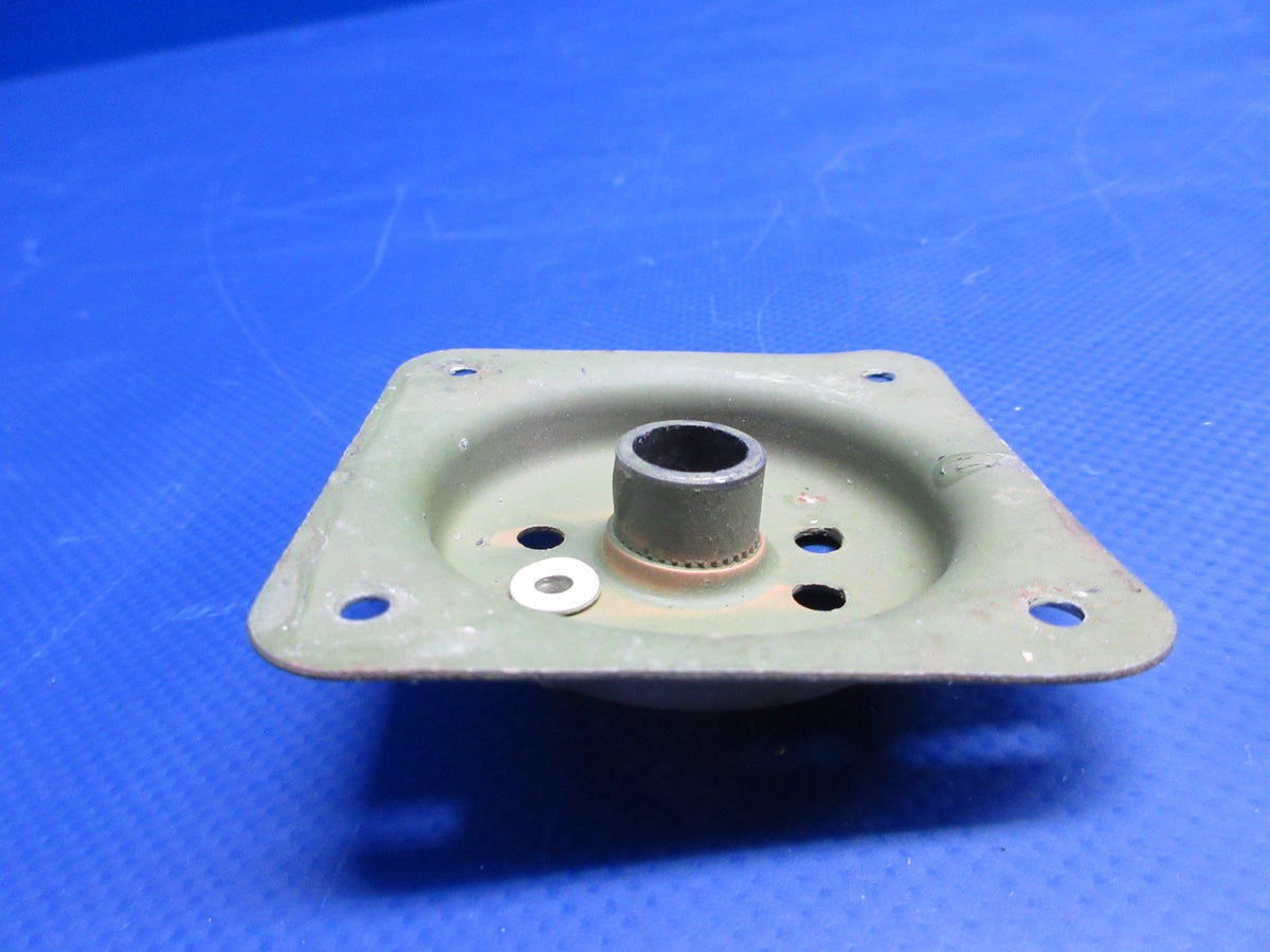Cessna 172 / 172M Cabin Door Handle Shaft Plate P/N 0413195-5 (0926-863)4