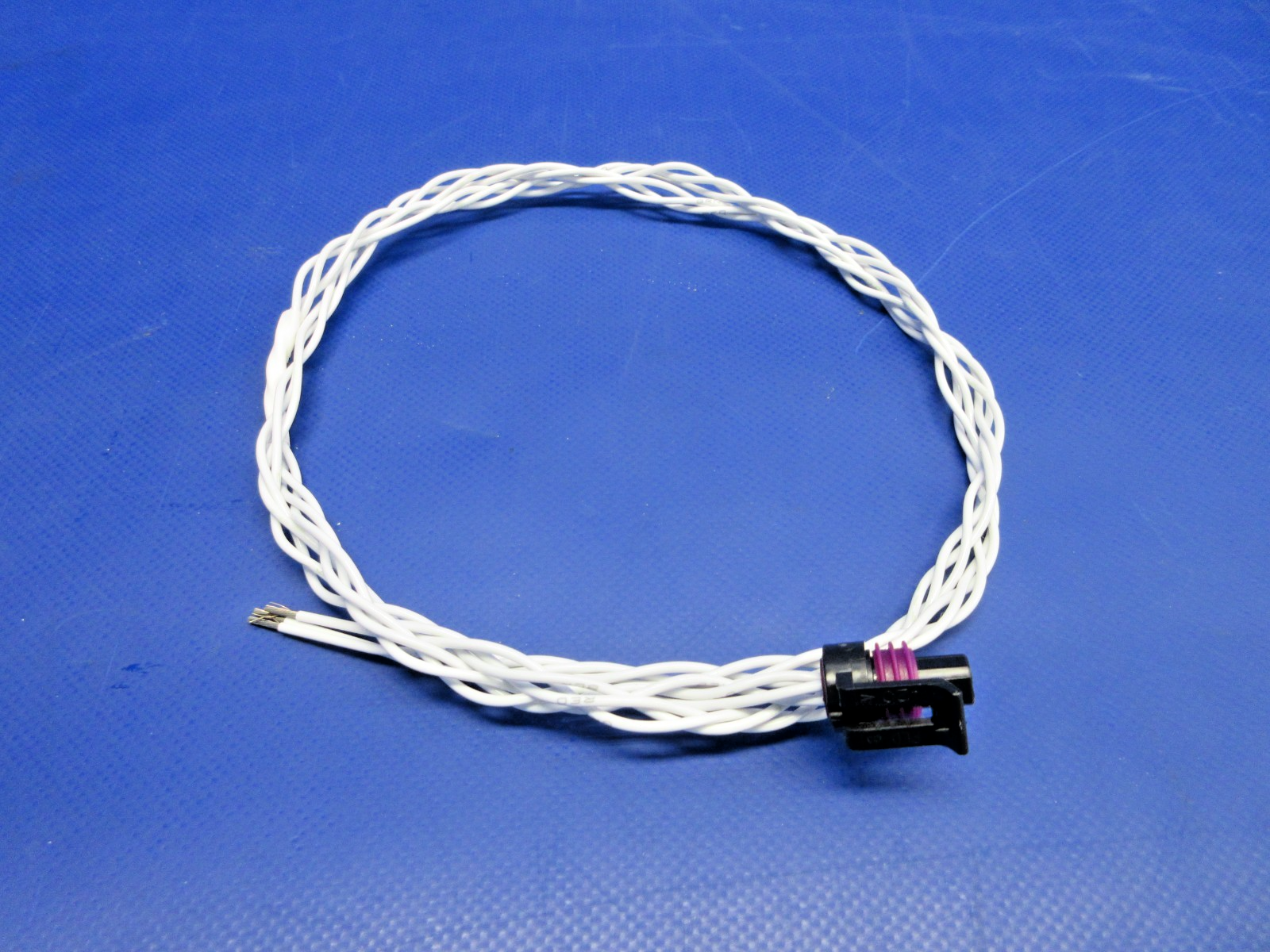Cirrus SR20 / SR22 Pressure Sensor Connector P/N 29613-001 NOS (0426-741)4