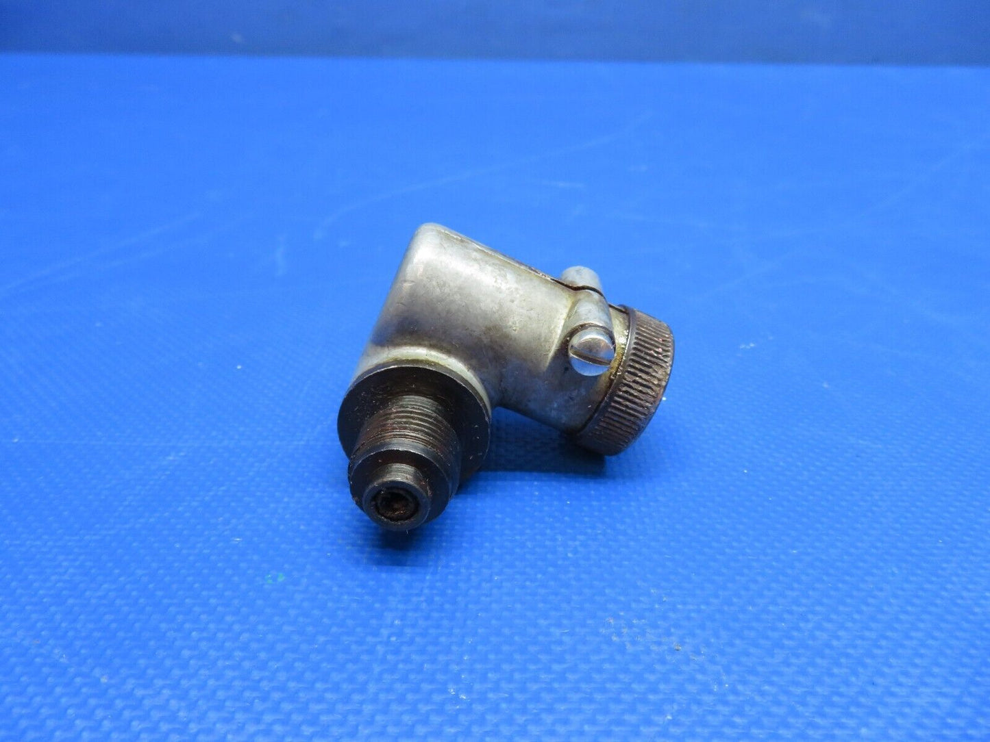 Piper PA-34-200T Seneca II 90° Tachometer Adapter P/N 106301 (0424-1751)