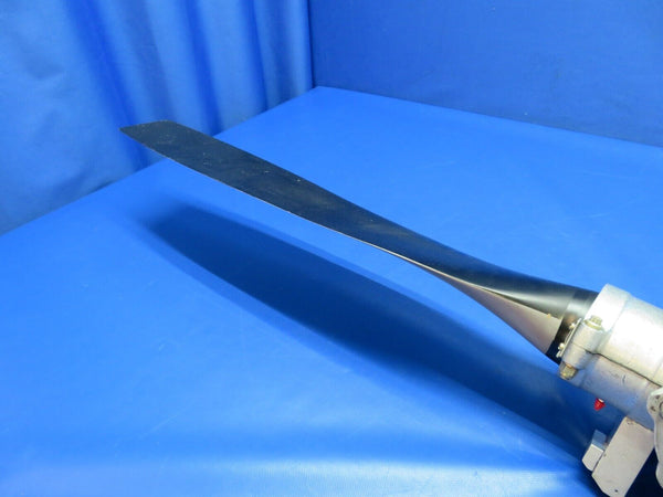 Piper PA-23-250 Aztec Hartzell Propeller Model HC-A2XK-2 (0524-98)