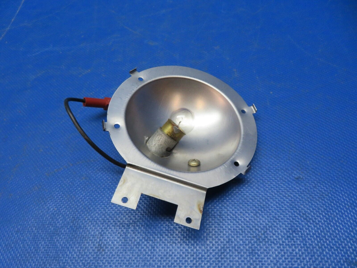 Piper PA-32RT-300T Lance II Reflector FWD Baggage Light P/N 66632-02 (1024-184)