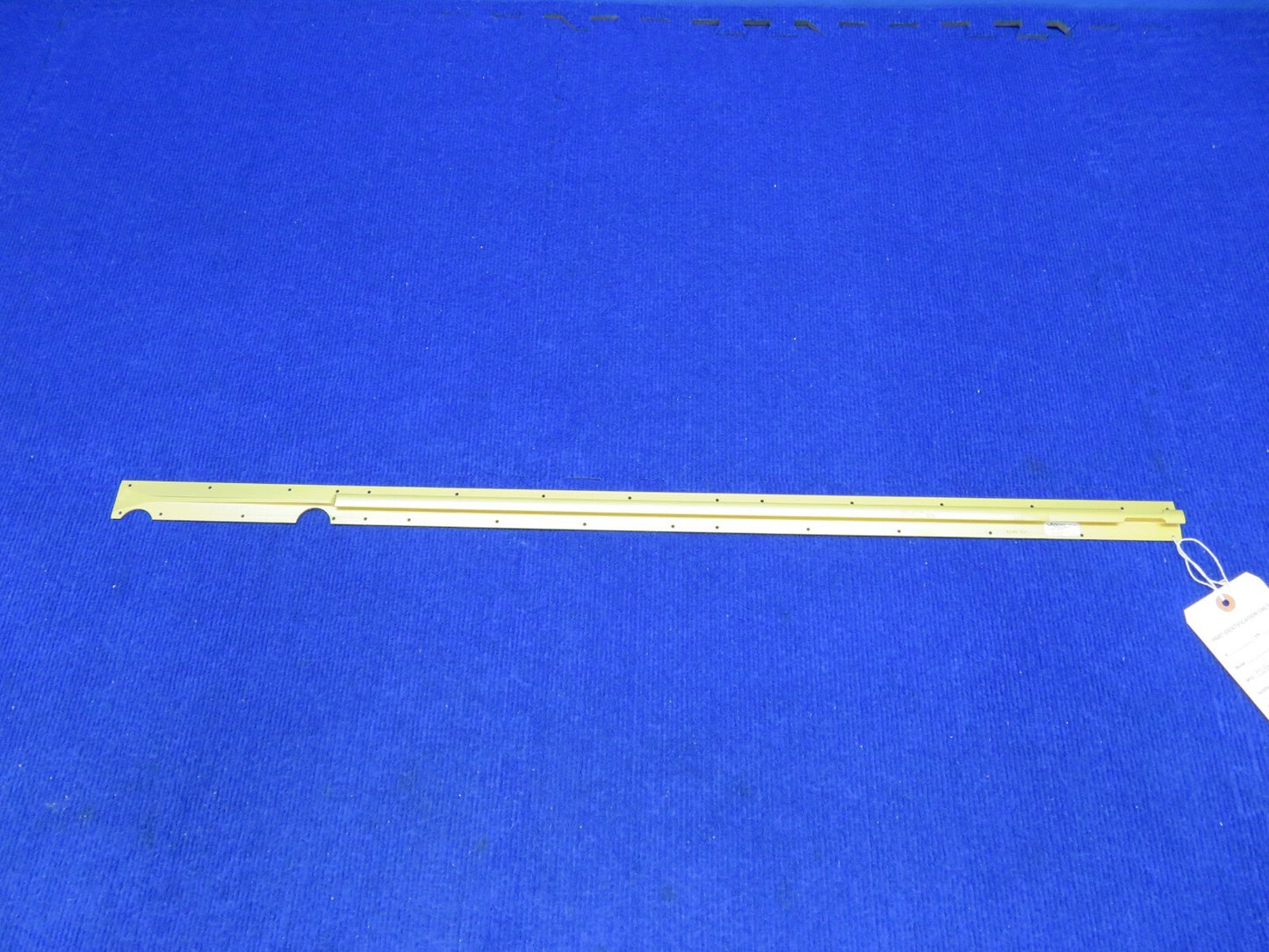 Cessna 172 / 182 / McFarlane Seat Rail RH OTBD NOS P/N MC0511293-4 (0222-377)0
