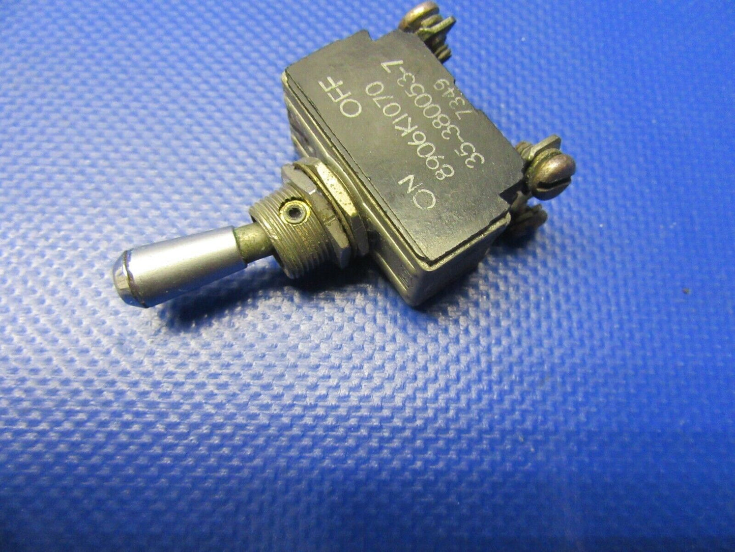 Beech B19 Sport Circuit Breakers & Switches LOT OF 6 P/N 35-380053-3 (0421-469)