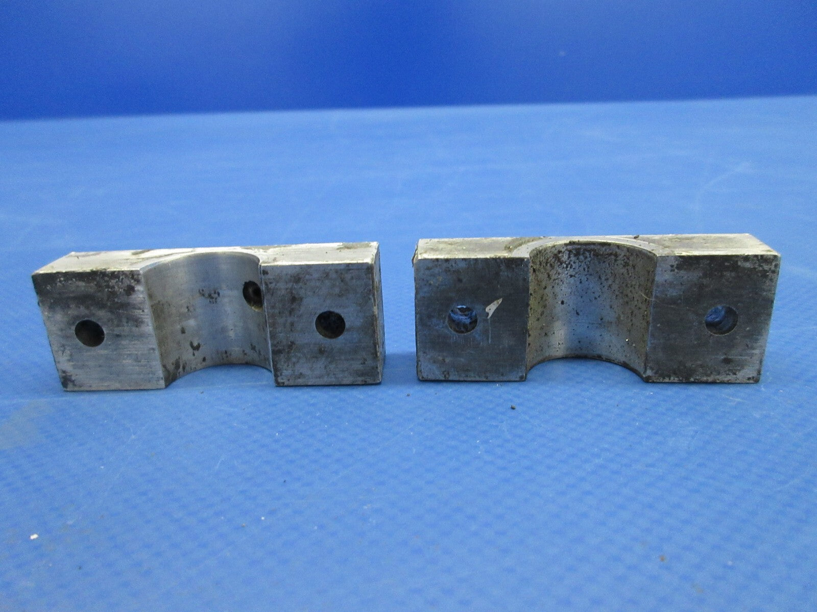Piper PA-23-250 Nose Wheel Steering Tube Bearing Block Assy 18399-300 (0624-824)5