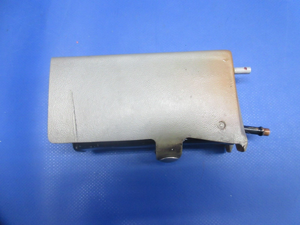Piper PA-32RT-300T Lance II Brake Cylinder Reservoir & Case 38465-02 (0924-887)