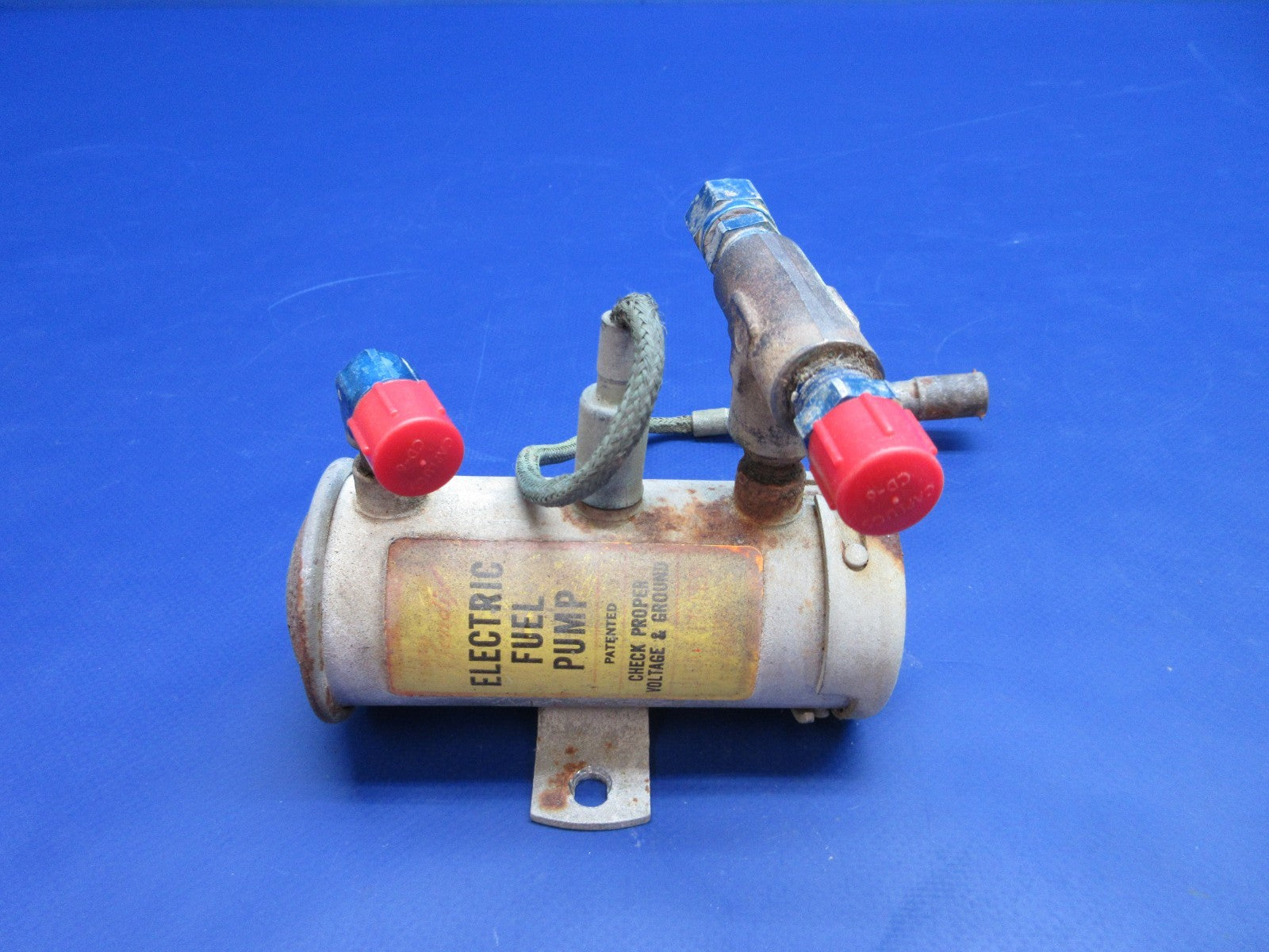 Globe GC-1B Swift Bendix Electric Fuel Pump 12V P/N 476-410 TESTED (0426-824)0
