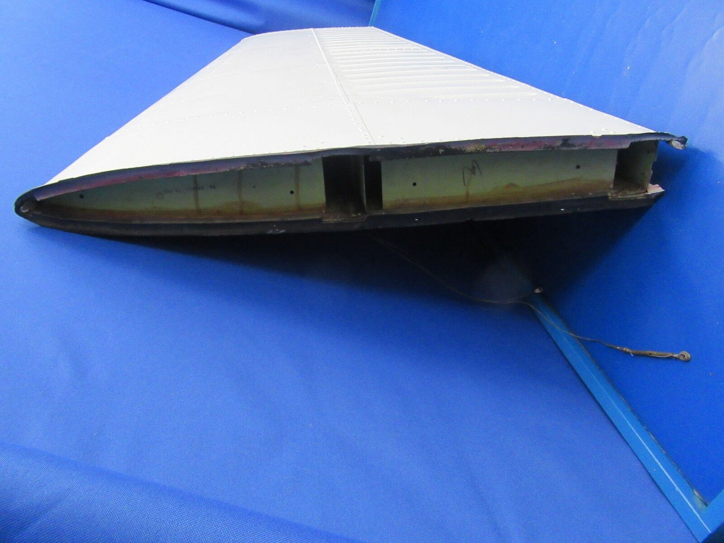 Beech Baron B55 Horizontal Stabilizer RH P/N 95-620010-634 w/Actuator (0917-137)