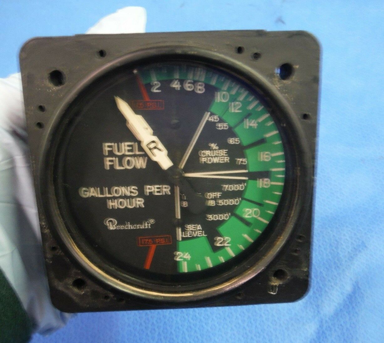 Beech Fuel Flow Indicator P/N 96-384069-1   Alt P/N 19B433   (1015-231)