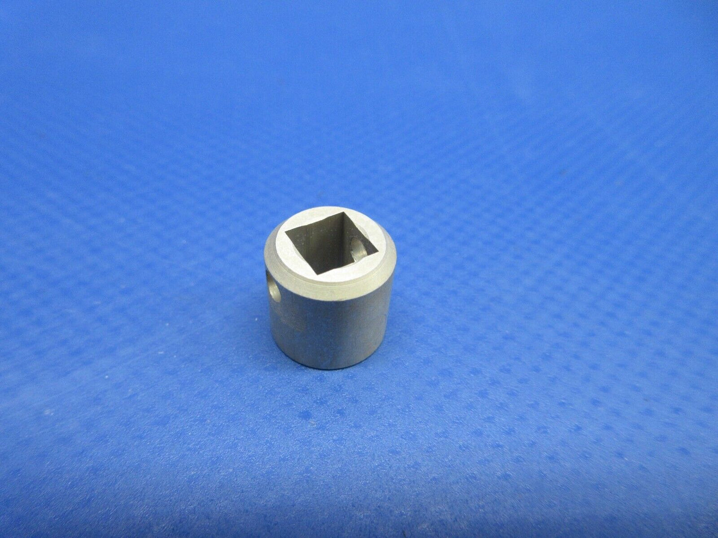 Cessna Fuel Selector Pivot P/N 0511194-4 NOS (0324-757)